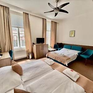 4* 아파트호텔 Embassy By Lh